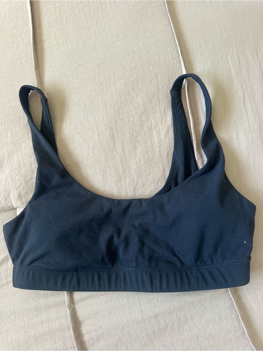 Vuori Black Scoop Sports Bra